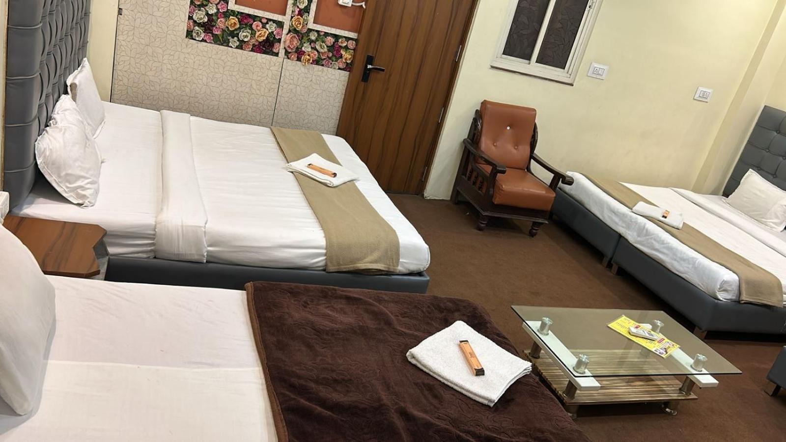Hotel Empire Ujjain Eksteriør billede