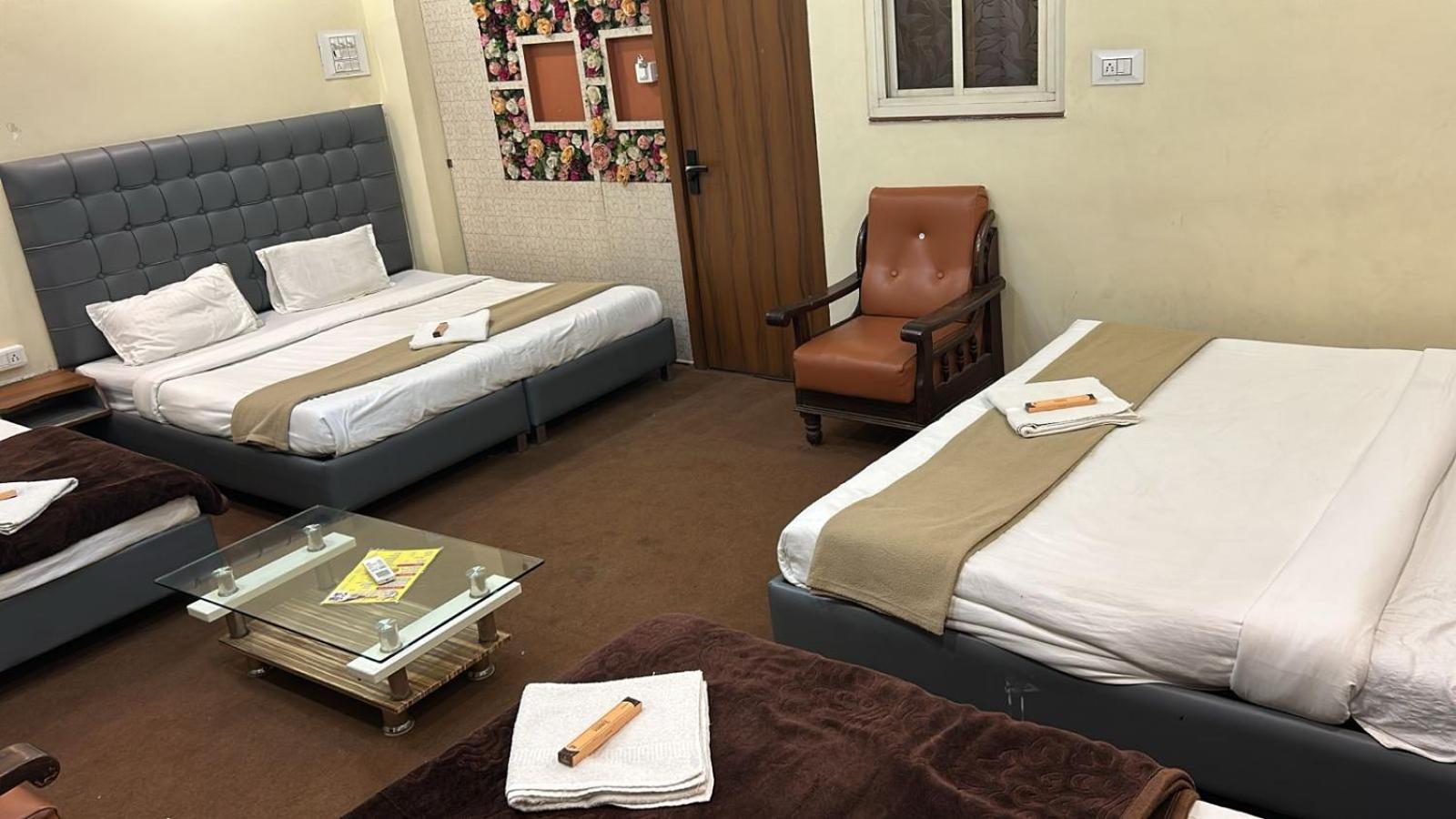 Hotel Empire Ujjain Eksteriør billede