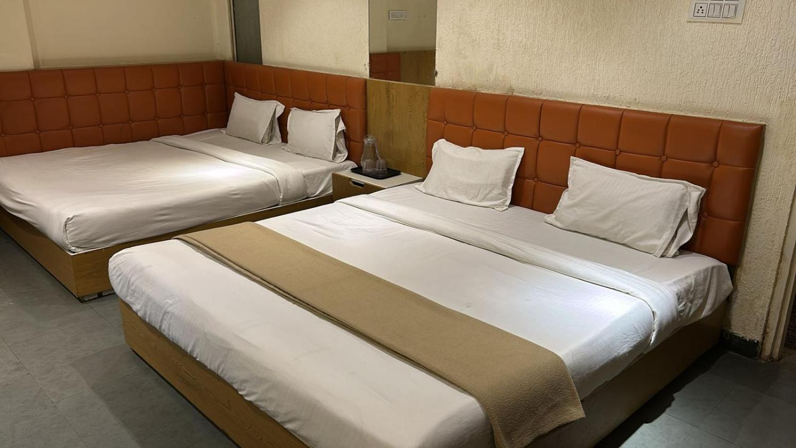 Hotel Empire Ujjain Eksteriør billede