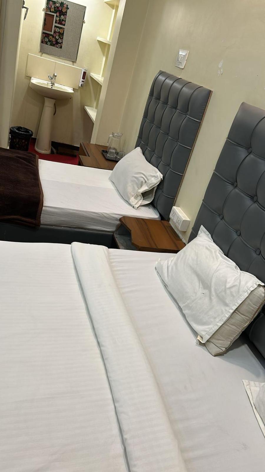 Hotel Empire Ujjain Eksteriør billede