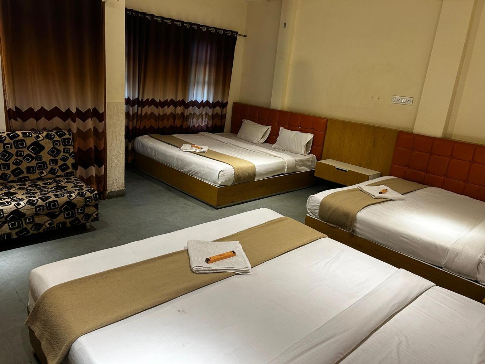 Hotel Empire Ujjain Eksteriør billede