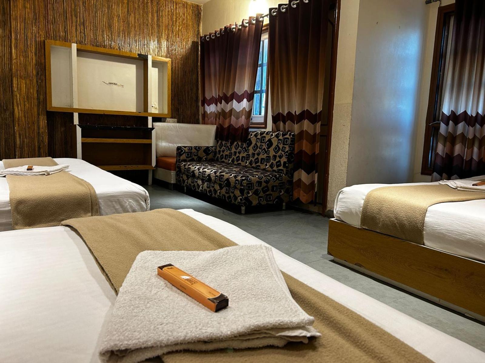 Hotel Empire Ujjain Eksteriør billede