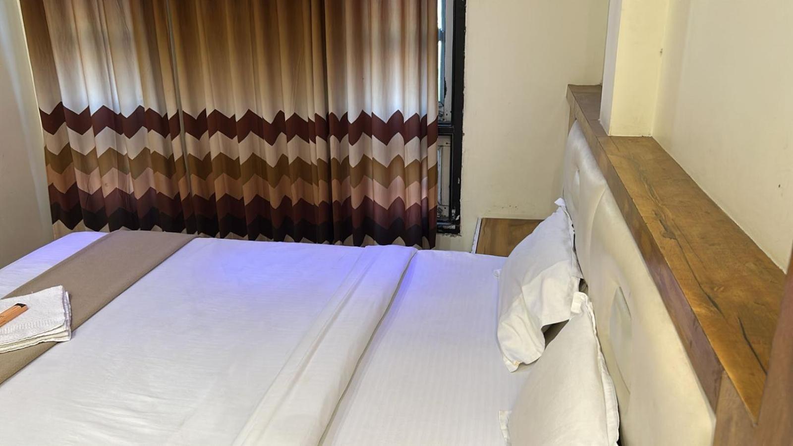 Hotel Empire Ujjain Eksteriør billede