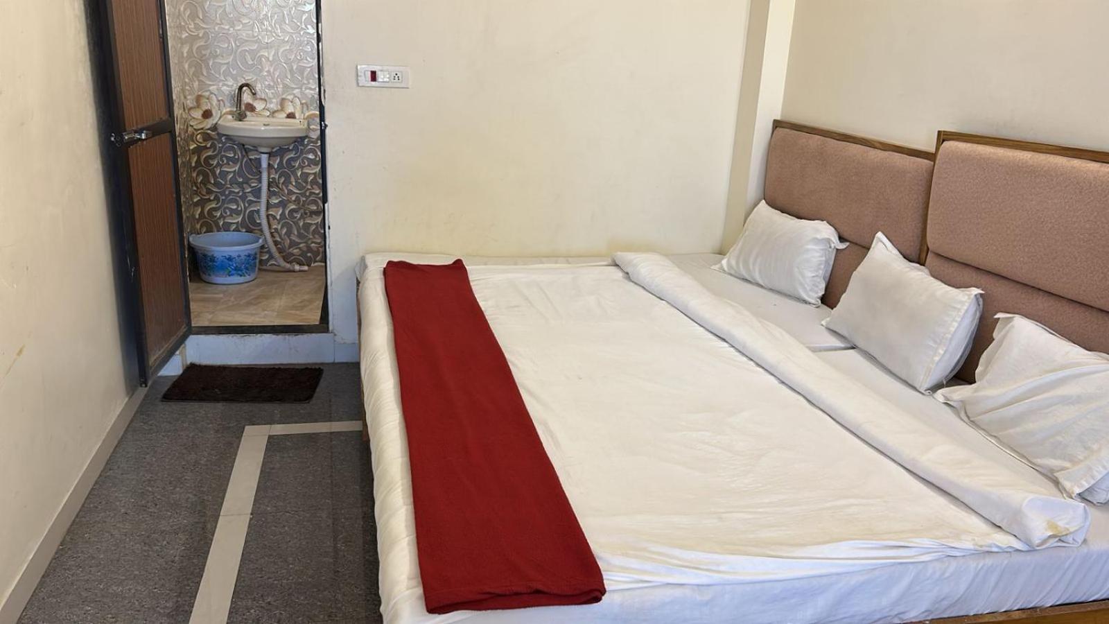 Hotel Empire Ujjain Eksteriør billede