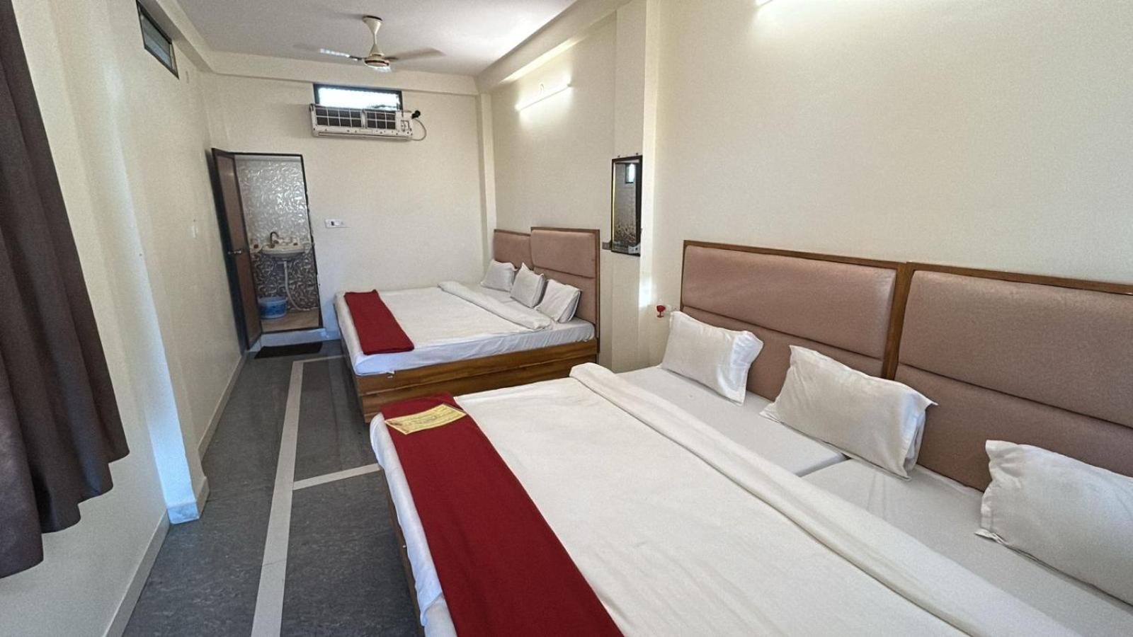 Hotel Empire Ujjain Eksteriør billede