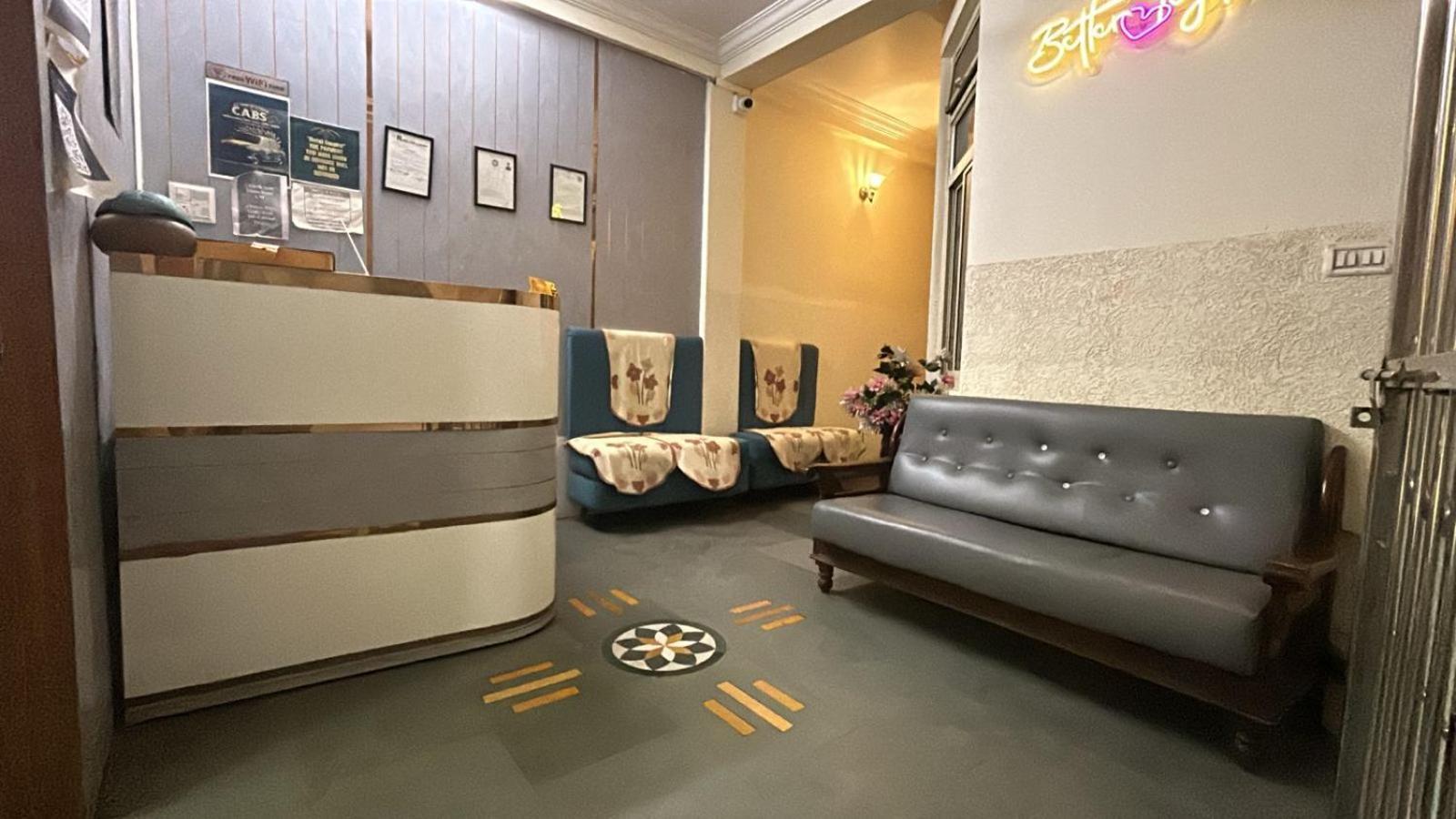 Hotel Empire Ujjain Eksteriør billede